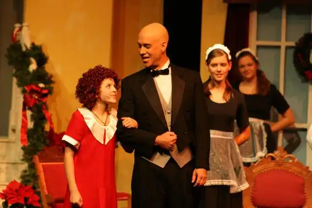 Annie (2010), Union Street Players