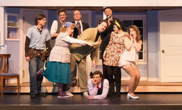 Noises Off (2017), Union Street Players